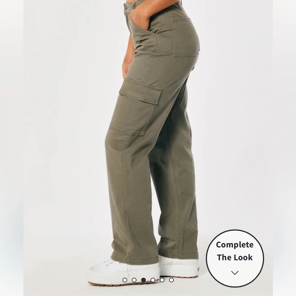 Hollister High Rise Cargo Pants - Picture 3 of 3